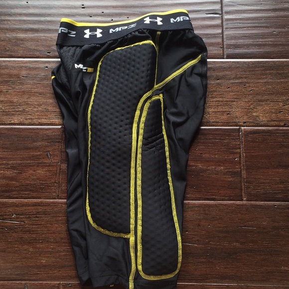 NWT UA compression hot gear series - Picture 5 of 8